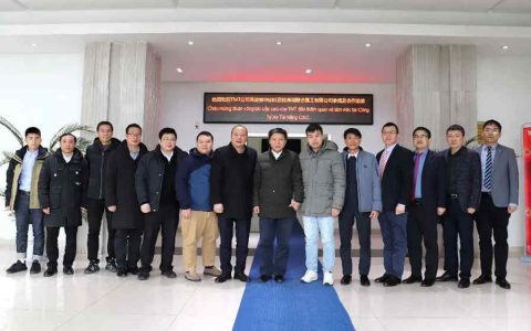 Vietnam TMT Group visits United Heavy Truck
