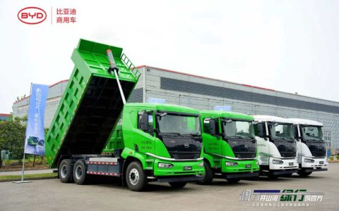 More Flexible, More Efficient! BYD's Pure Electric Tri-Axle Engineering Vehicle Makes Its Debut for the First Time