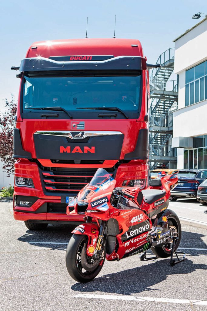 マン・トラック・バスとドゥカティ・レノボチームが強力なパートナーシップを結成、MotoGPレースに向けて共に進撃！