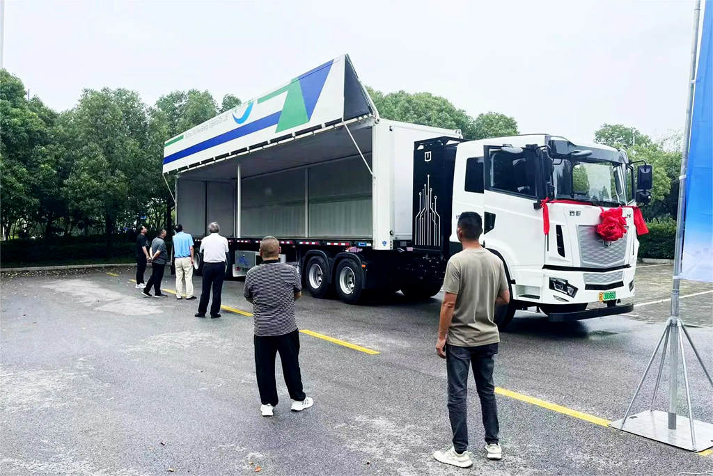 ゼロカーボン港の新しいベンチマークを確立、遠程X7E純電気トラクターが常熟港の顧客に大量納車