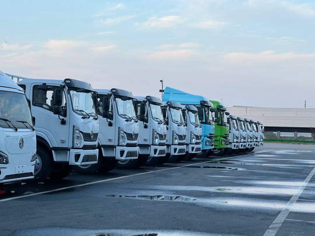 アンゴラへの出発！陕汽商用車と法士特の連携で現地の建設と発展をサポート