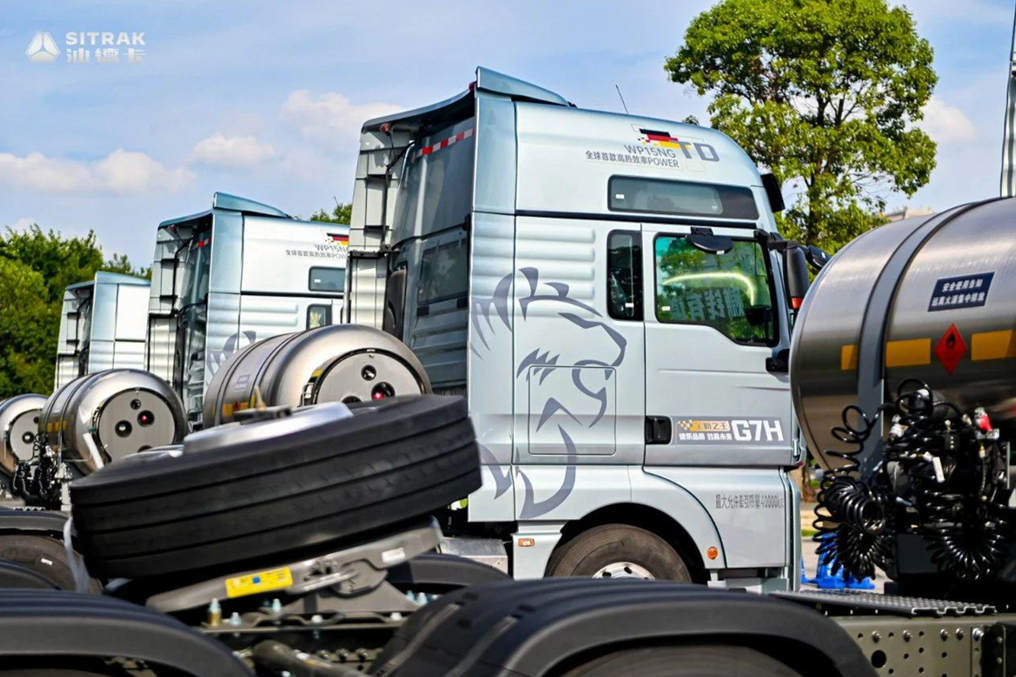 中国重汽汕德卡の新燃料トラクターG7H 630、ハイパワー燃料車市場をリード