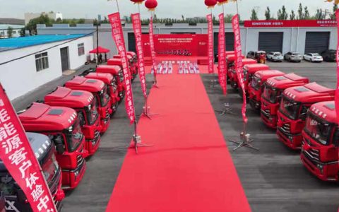 創富バフが最大に！中国重汽豪沃トラックは省エネで運転しやすく、納車が続々と！