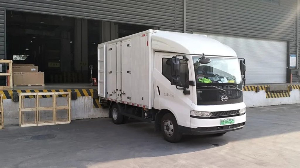 比亚迪、比斯克、車夫网の戦略協力でグリーン物流の質の高い発展を支援