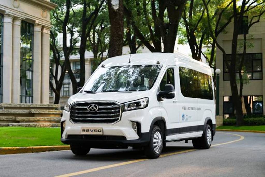 約100台の上汽大通MAXUS新途V90と大家9超混が再び進博会をサポートし、国際舞台で輝きを放つ