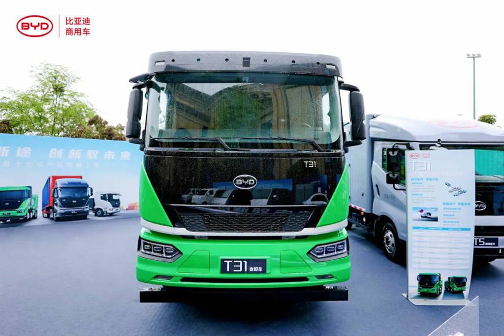 勢いを集めて新たな道を切り開き、イノベーションで未来を駆ける！比亜迪重型トラックの全製品ライン発売