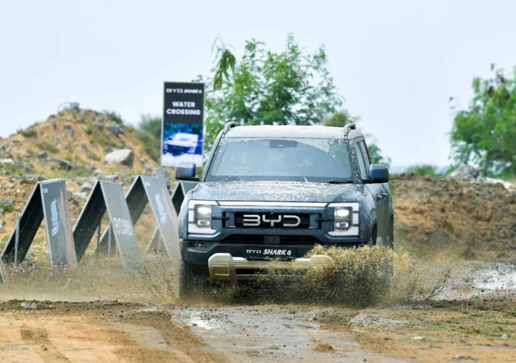 BYD SHARK 6 がスリランカで発売、地元のプラグインピックアップの新時代を切り開く