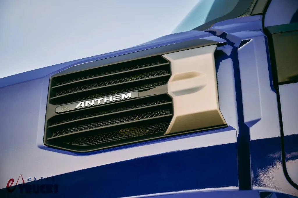 燃費が 10％低下！ボルボ同様の動力を搭載、新一代マック Anthem ロングヘッドトラックが登場、その実力はどれほどか？