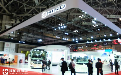 2025 日本モビリティショー｜ダカールラリー車、新一代高級バスが登場、HINO 日野の展示車実況撮影