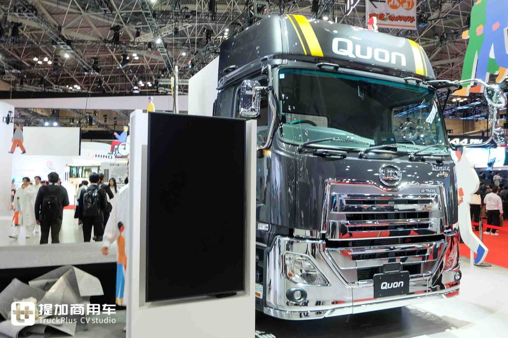 2025 日本モビリティショー|新型 Giga が登場、UD 日産ディーゼル車種が注目を集め、いすずグループ展示車実況撮影
