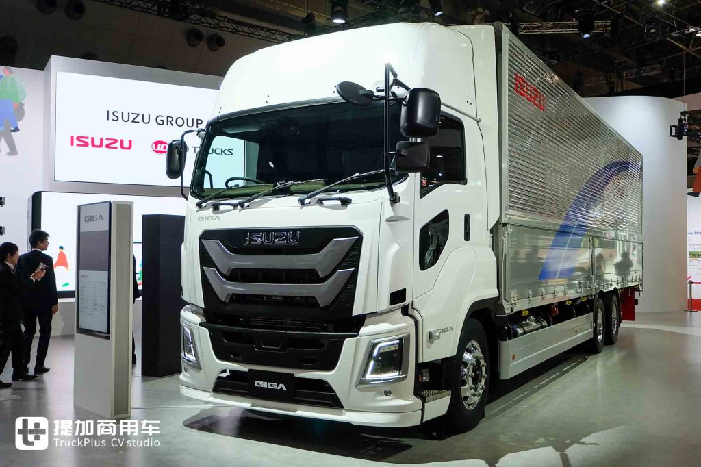 2025 日本モビリティショー|新型 Giga が登場、UD 日産ディーゼル車種が注目を集め、いすずグループ展示車実況撮影