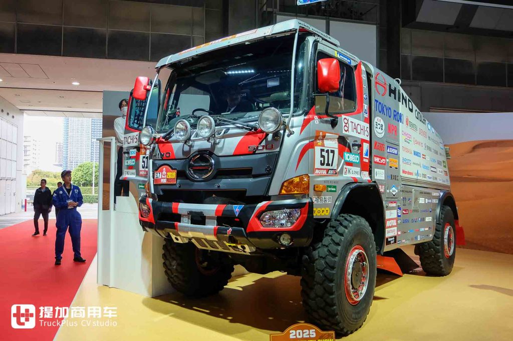 2025 日本モビリティショー|ダカールラリー車、新一代高級バスが登場、HINO 日野の展示車実況撮影