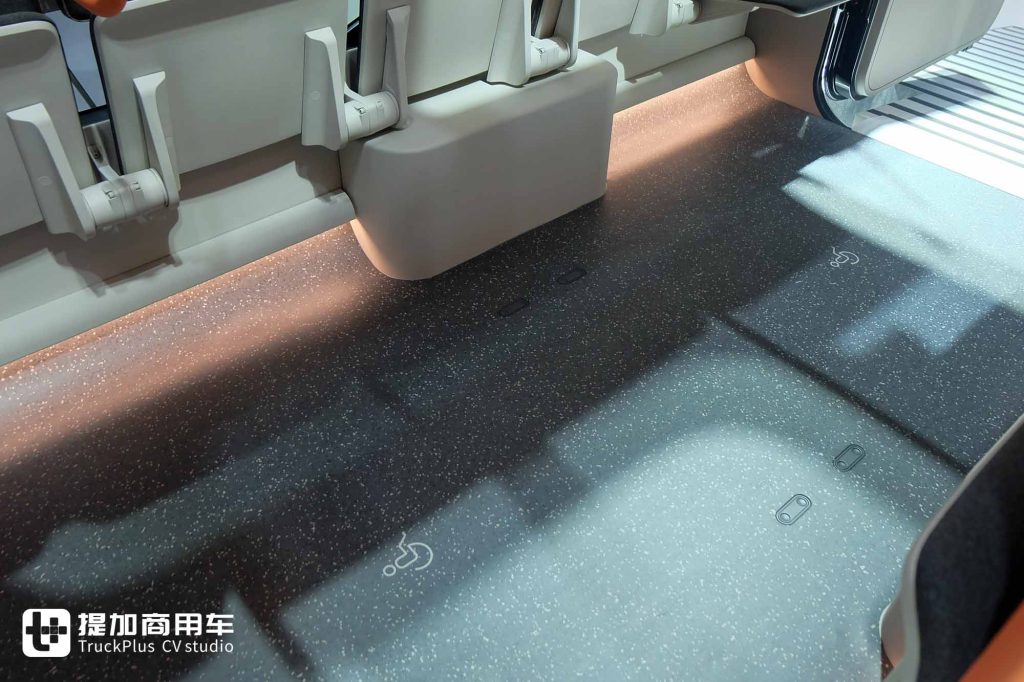 2025 日本モビリティショー|ダカールラリー車、新一代高級バスが登場、HINO 日野の展示車実況撮影
