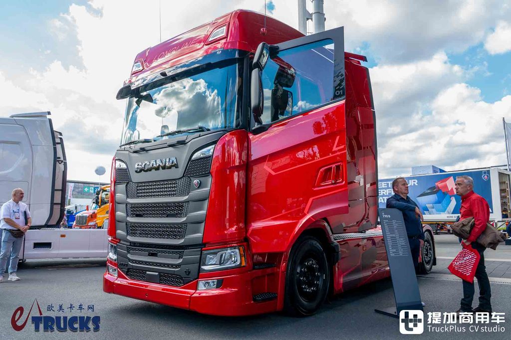IAA 2026:キャブ80cm延長・770馬力V8——スカニアLongLineトラクター徹底実写レポート