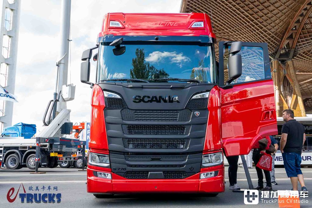 IAA 2026:キャブ80cm延長・770馬力V8——スカニアLongLineトラクター徹底実写レポート