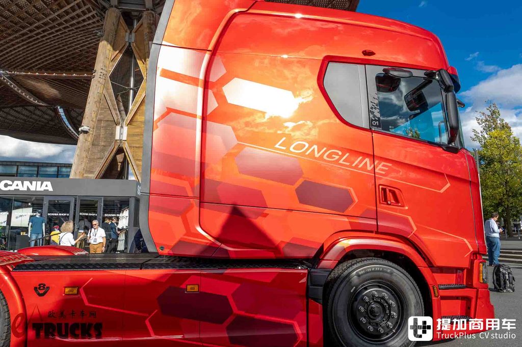 IAA 2026:キャブ80cm延長・770馬力V8——スカニアLongLineトラクター徹底実写レポート