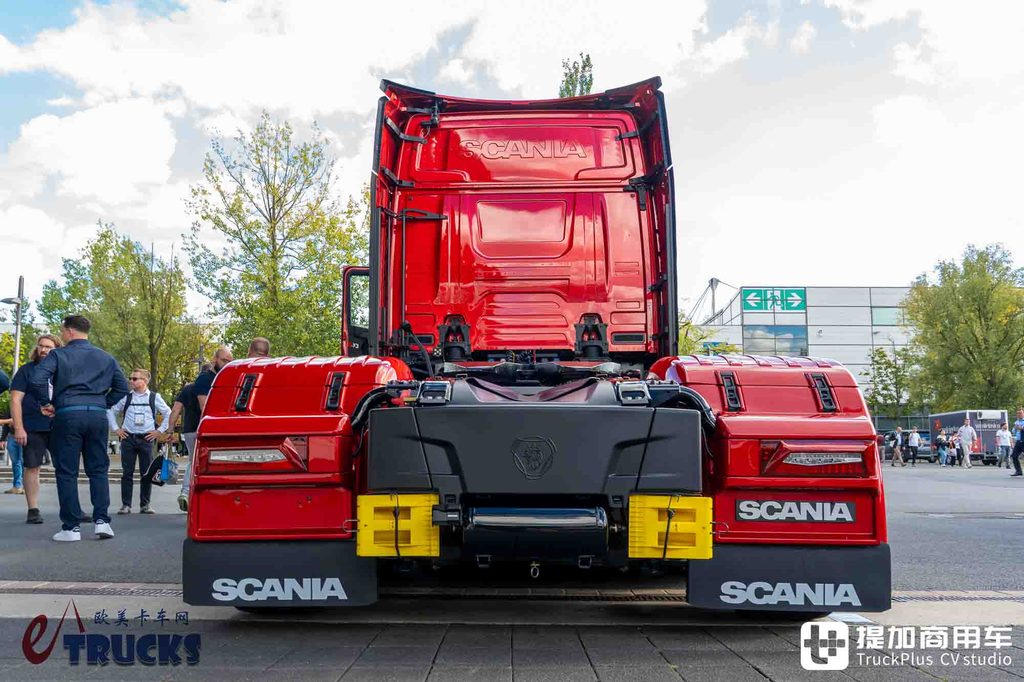 IAA 2026:キャブ80cm延長・770馬力V8——スカニアLongLineトラクター徹底実写レポート
