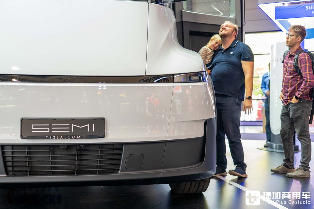 IAA 2026:世界最先端の電動トラック?実は妥協だらけ——テスラSemi徹底実写レビュー