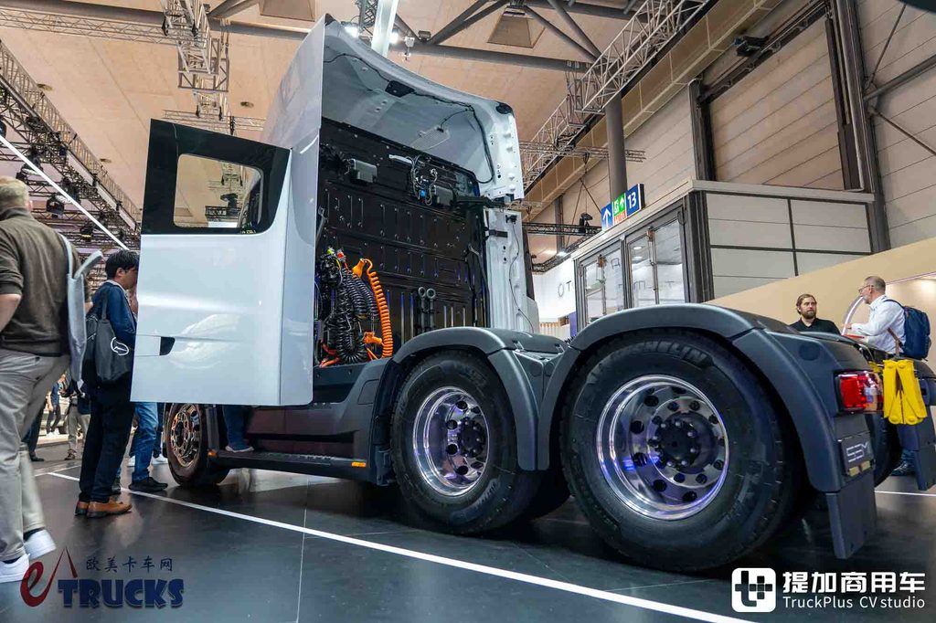 IAA 2026:世界最先端の電動トラック?実は妥協だらけ——テスラSemi徹底実写レビュー