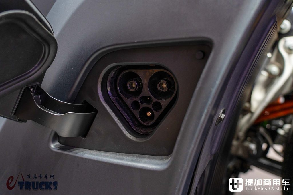 IAA 2026:世界最先端の電動トラック?実は妥協だらけ——テスラSemi徹底実写レビュー
