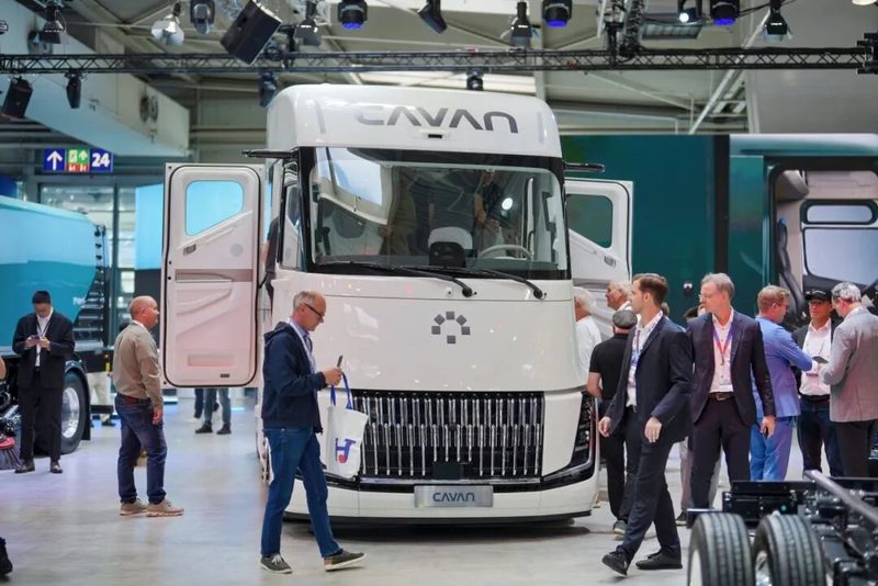 メガワット超急速充電時代へ:フォトンがハノーバーでCAVAN BEACONを正式発表