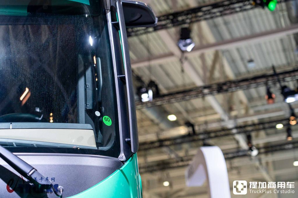 IAA 2026:長距離電動トラックもローサドルに挑戦?メルセデス・ベンツeActros Lowlinerトラクター徹底実写レビュー