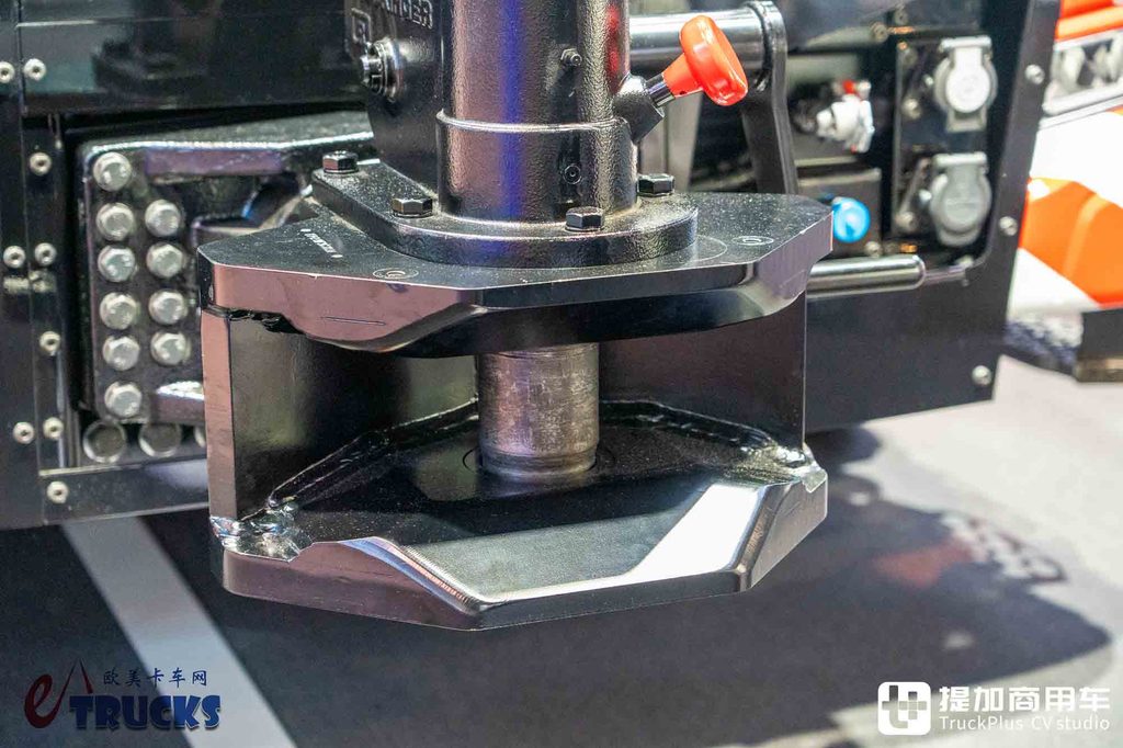 IAA 2026:スカニアの千トン王が来た!8x6駆動に770馬力V8——770 S重量物運搬トラクター徹底実写レビュー