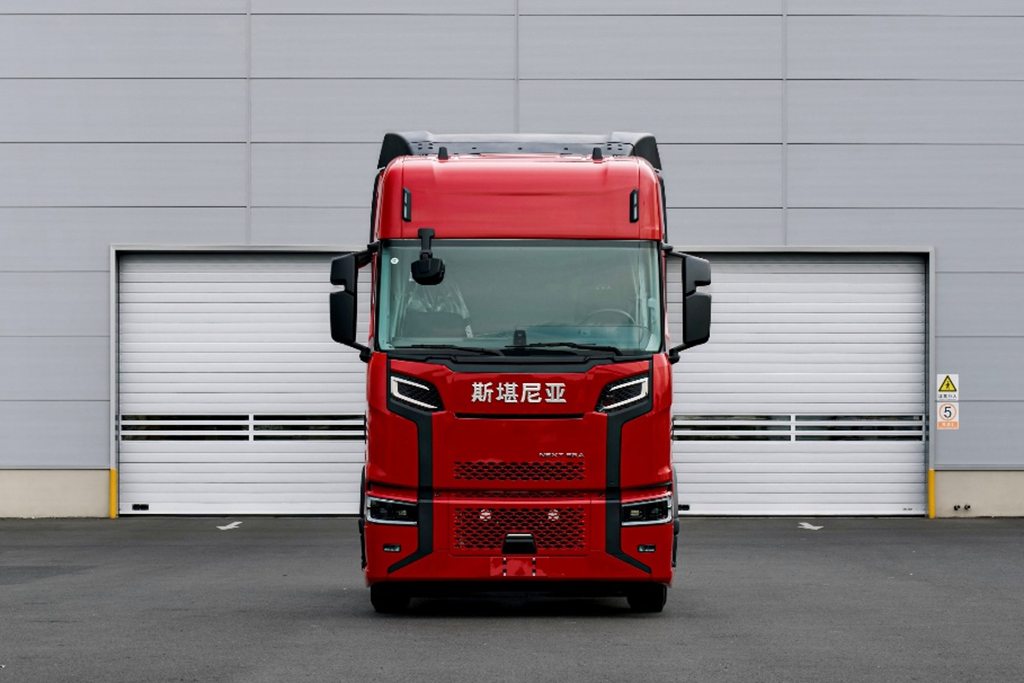 NEXT ERA大型トラック:「中国の心」で中国の道路を儲けて走る
