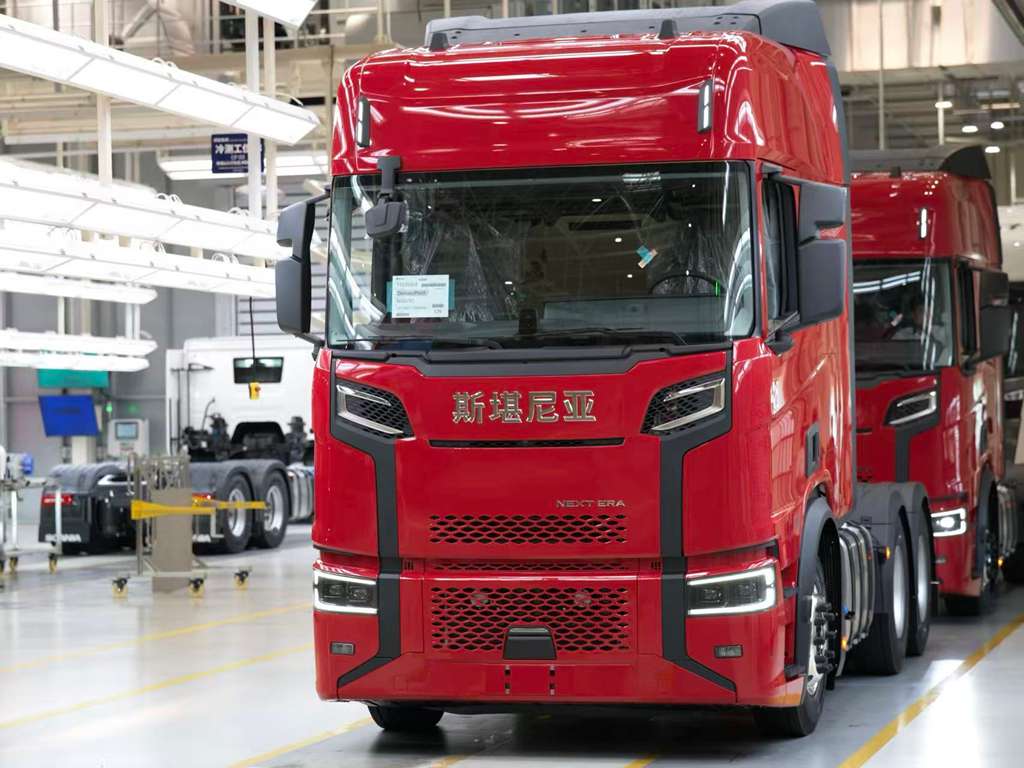 NEXT ERA大型トラック:「中国の心」で中国の道路を儲けて走る