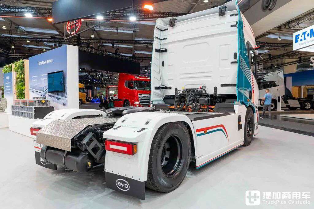 IAA 2026:1000馬力電動駆動+メガワット急速充電、さらに5つ星安全!BYD ETT 44純電動トラクター徹底解説