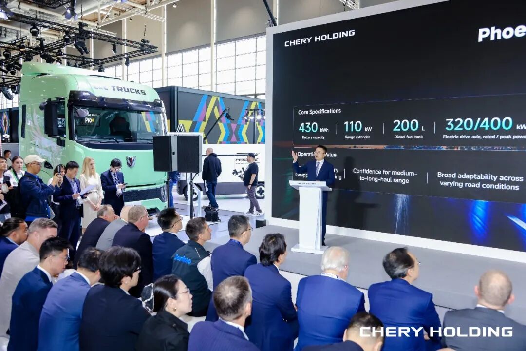 ユナイテッドトラック、グローバル一体型輸送ソリューションをハノーファーで発表――非欧州輸送回廊の初号客户車両を同時交付