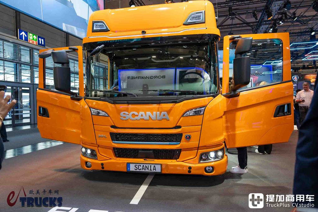 2026 IAA:お馴染みのスカニア、異なる「低姿勢」——30 L 純電低入口トラック徹底実写レビュー
