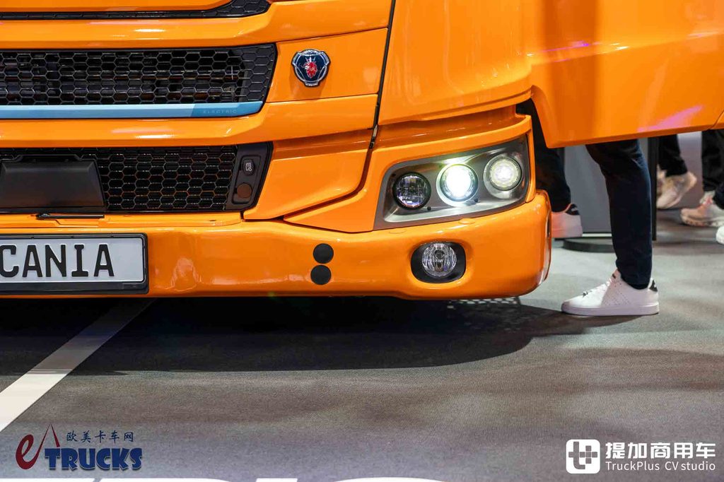 2026 IAA:お馴染みのスカニア、異なる「低姿勢」——30 L 純電低入口トラック徹底実写レビュー