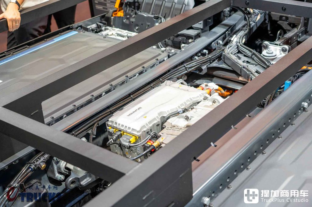 2026 IAA:お馴染みのスカニア、異なる「低姿勢」——30 L 純電低入口トラック徹底実写レビュー
