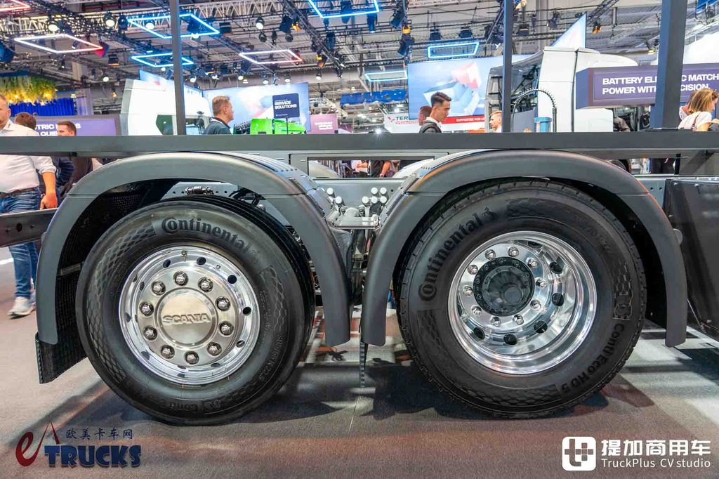 2026 IAA:お馴染みのスカニア、異なる「低姿勢」——30 L 純電低入口トラック徹底実写レビュー