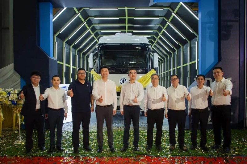 東風中重型商用車の東南アジア属地工場、初号車ラインオフ、新たな征程へ!