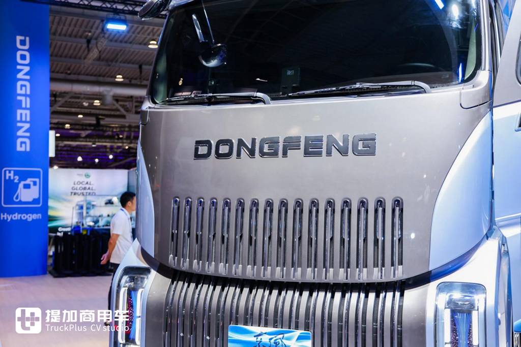 三車・三スタック・一機・一プラットフォーム、東風がハノーバーで水素商用車の「フルセット」を披露