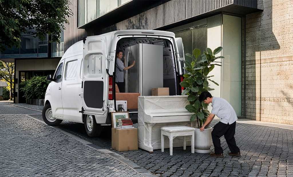 NAVECO 領勝V100が正式上市、12万7800元から——新能源ワイドボディ軽バスの新基準を定義