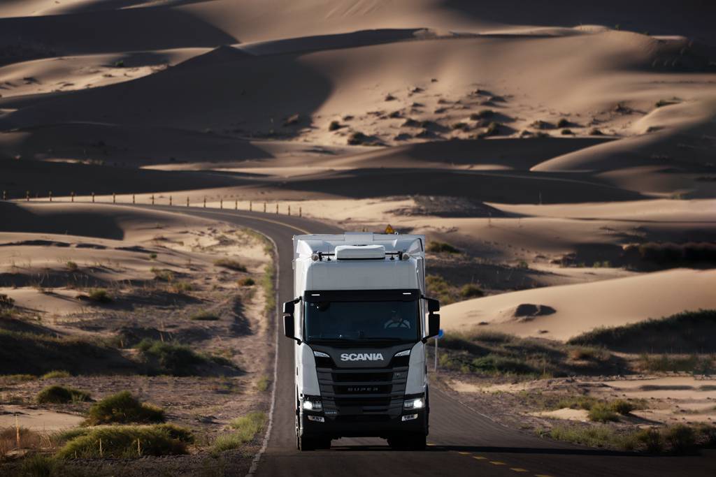 スカニア SUPER 6×4 トラクタが正式上市、多様な輸送シーンを拡大