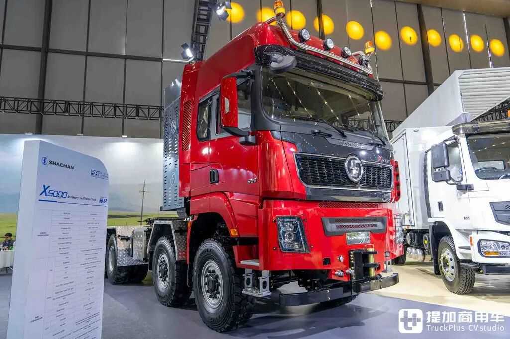国産最強の大物輸送トラクター？8×8駆動＋ATトランスミッション＋660馬力、陝汽徳龍X5000大物車を徹底撮影