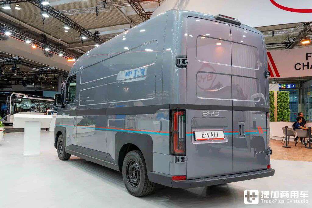 国内では珍しいBYDのバン？四駆オプションと外部給電対応——BYD E-Valiを徹底的に実車取材