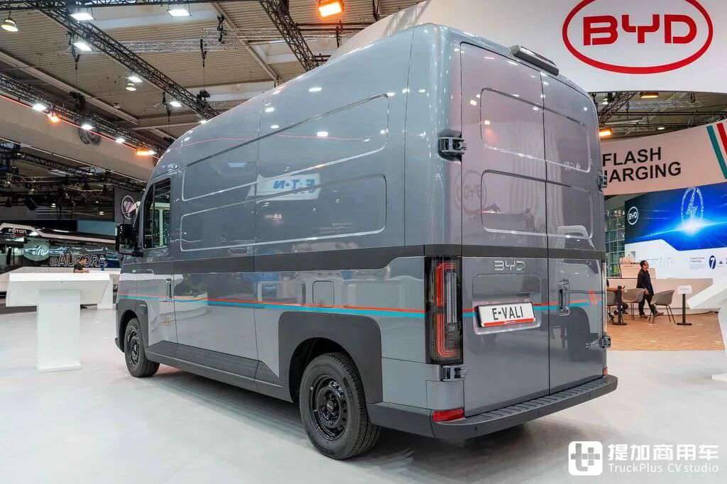 国内では珍しいBYDのバン？四駆オプションと外部給電対応——BYD E-Valiを徹底的に実車取材
